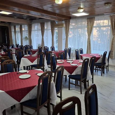 Hotel Traian Caciulata Кэлимэнешти Экстерьер фото