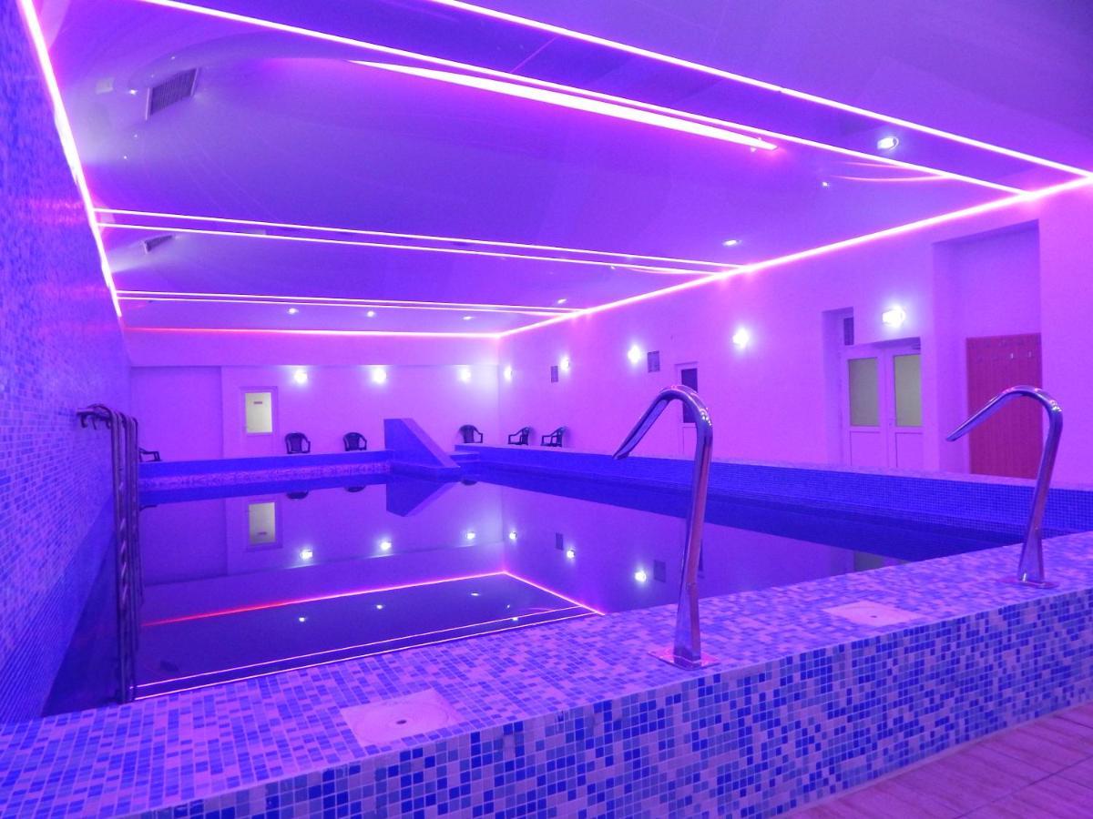 Hotel Traian Caciulata Кэлимэнешти Экстерьер фото