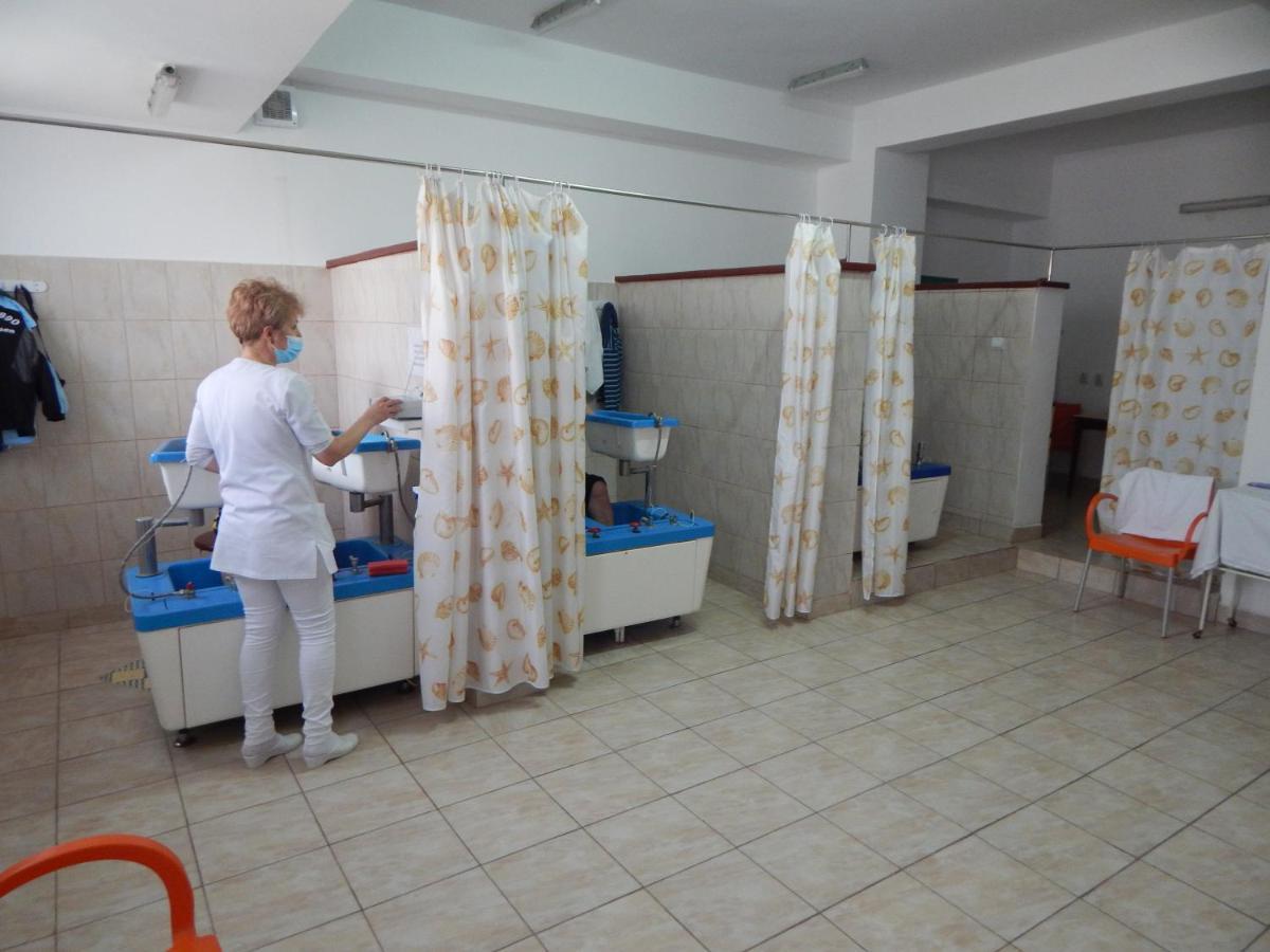 Hotel Traian Caciulata Кэлимэнешти Экстерьер фото