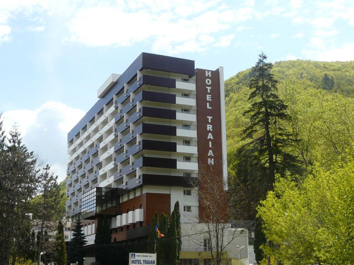 Hotel Traian Caciulata Кэлимэнешти Экстерьер фото